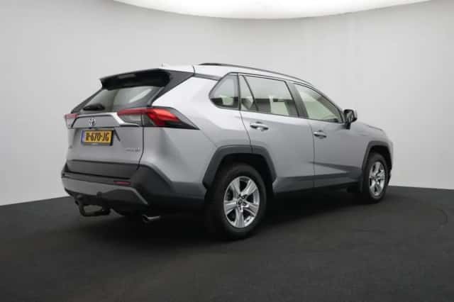 Toyota RAV4 (2019) thumbnail 2