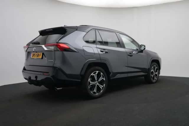 Toyota RAV4 (2025) thumbnail 2