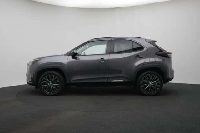 Toyota Yaris_Cross (2022) thumbnail 3