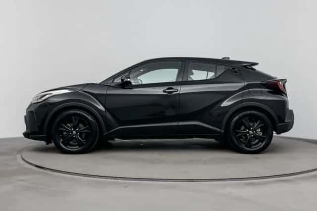 Toyota C-HR (2022) thumbnail 3
