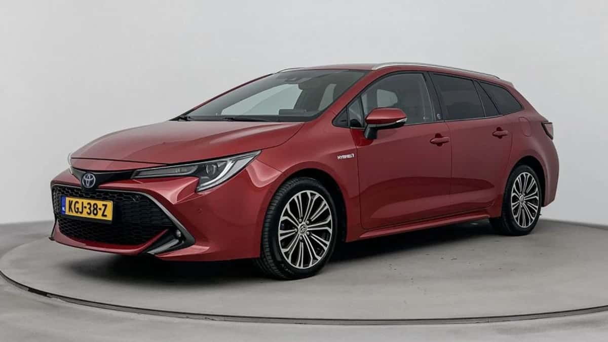 Toyota Corolla_Touring_Sports (2020) — foto 1