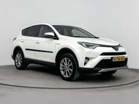 Toyota RAV4 (2018) thumbnail 2