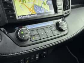 Toyota RAV4 (2018) thumbnail 16