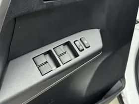 Toyota RAV4 (2018) thumbnail 21