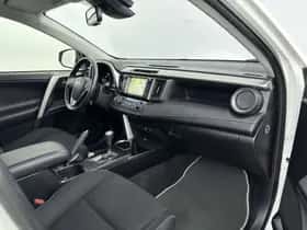 Toyota RAV4 (2018) thumbnail 28