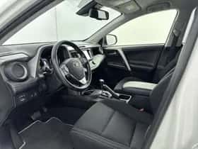 Toyota RAV4 (2018) thumbnail 6