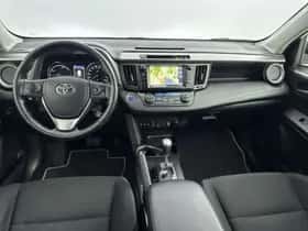 Toyota RAV4 (2018) thumbnail 8