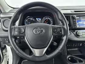 Toyota RAV4 (2018) thumbnail 9