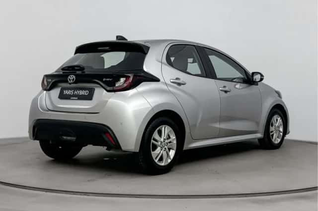 Toyota Yaris (2025) thumbnail 2