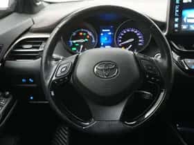 Toyota C-HR (2019) thumbnail 11