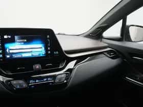 Toyota C-HR (2019) thumbnail 15