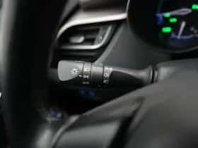 Toyota C-HR (2019) thumbnail 30
