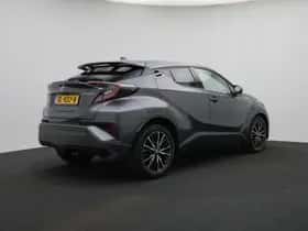 Toyota C-HR (2019) thumbnail 5