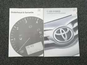 Toyota C-HR (2019) thumbnail 53