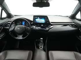 Toyota C-HR (2019) thumbnail 9
