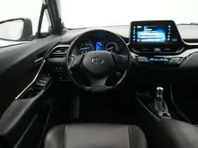 Toyota C-HR (2019) thumbnail 10