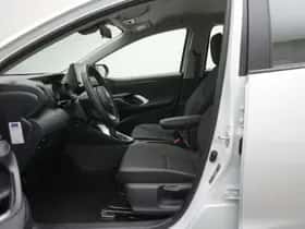 Toyota Yaris (2024) thumbnail 8