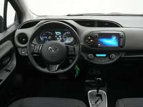 Toyota Yaris (2017) thumbnail 12