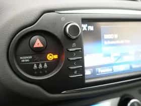 Toyota Yaris (2017) thumbnail 20