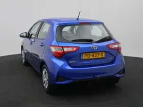 Toyota Yaris (2017) thumbnail 3