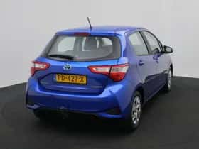 Toyota Yaris (2017) thumbnail 4
