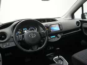 Toyota Yaris (2017) thumbnail 7