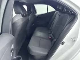 Toyota Corolla (2022) thumbnail 8