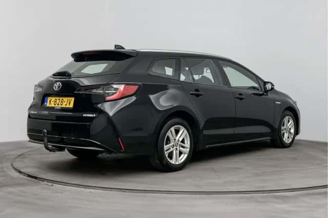 Toyota Corolla_Touring_Sports (2021) thumbnail 2