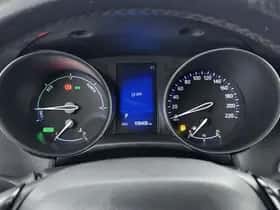 Toyota C-HR (2019) thumbnail 11