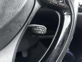 Toyota C-HR (2019) thumbnail 24