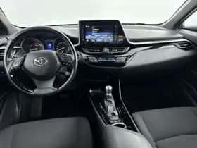 Toyota C-HR (2019) thumbnail 9