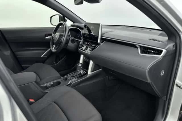 Toyota Corolla_Cross (2024) thumbnail 6
