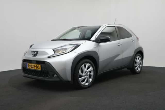 Toyota Aygo (2022) thumbnail 1
