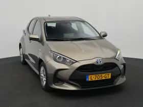 Toyota Yaris (2021) thumbnail 2