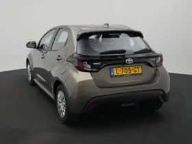 Toyota Yaris (2021) thumbnail 3