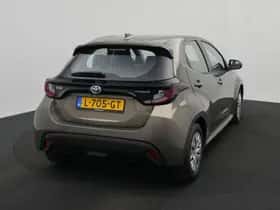Toyota Yaris (2021) thumbnail 4