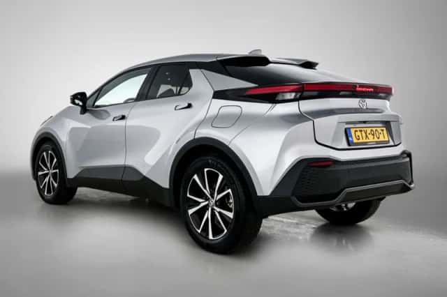 Toyota C-HR (2025) thumbnail 4