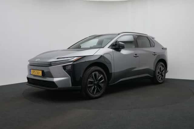 Toyota bZ4X (2026) thumbnail 1
