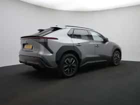 Toyota bZ4X (2026) thumbnail 3