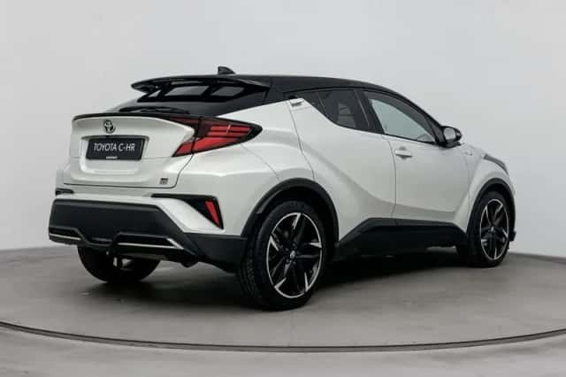 Toyota C-HR (2021) thumbnail 2