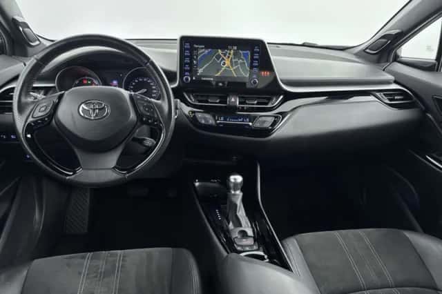 Toyota C-HR (2021) thumbnail 4