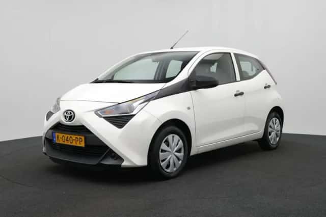 Toyota Aygo (2021) thumbnail 1