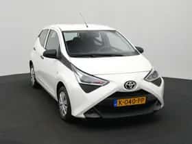 Toyota Aygo (2021) thumbnail 2