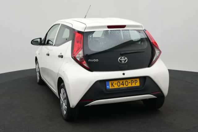 Toyota Aygo (2021) thumbnail 3