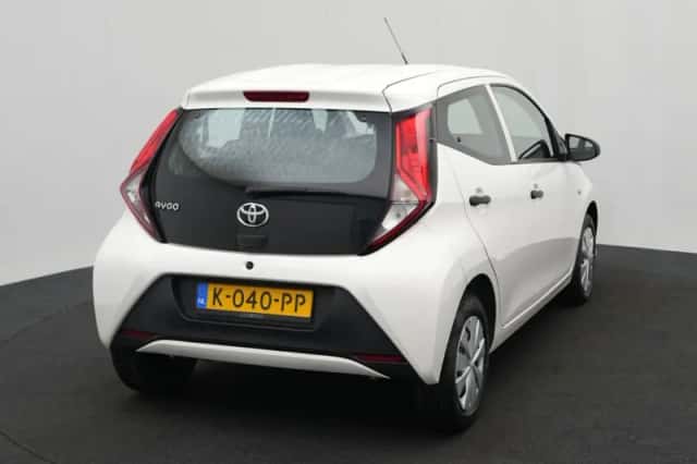 Toyota Aygo (2021) thumbnail 4