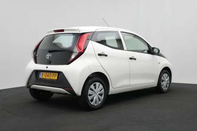 Toyota Aygo (2021) thumbnail 5