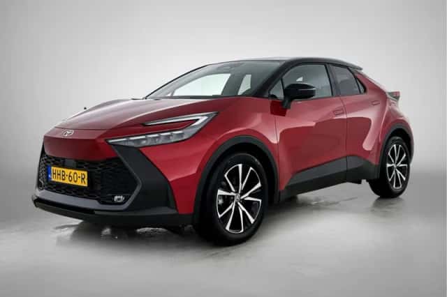 Toyota C-HR (2025) thumbnail 1
