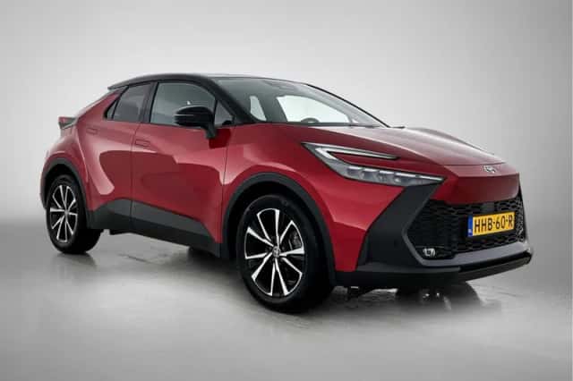 Toyota C-HR (2025) thumbnail 2