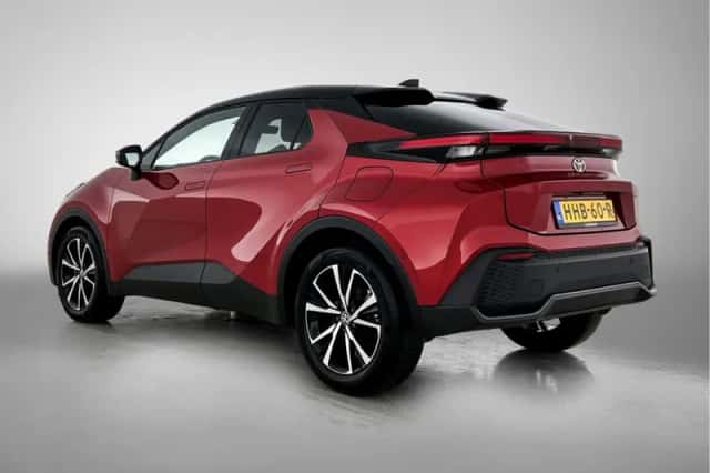 Toyota C-HR (2025) thumbnail 4