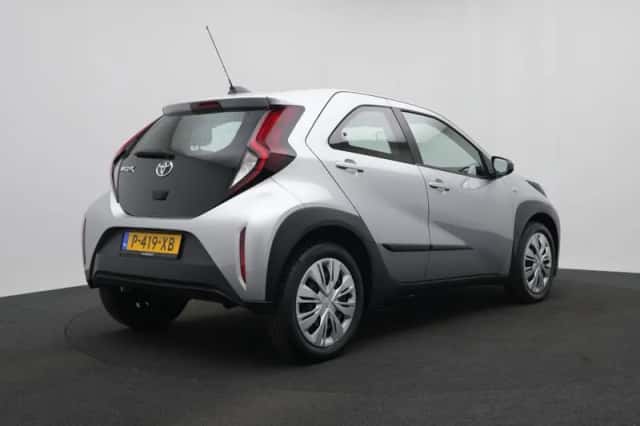 Toyota Aygo (2022) thumbnail 2